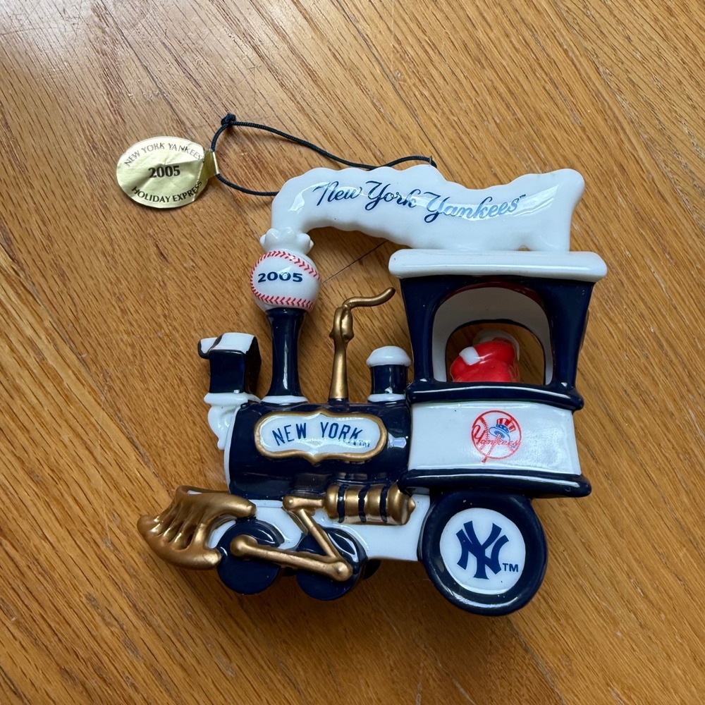 2005 Danbury Mint New York Yankees Holiday Express Train Christmas Ornament MLB